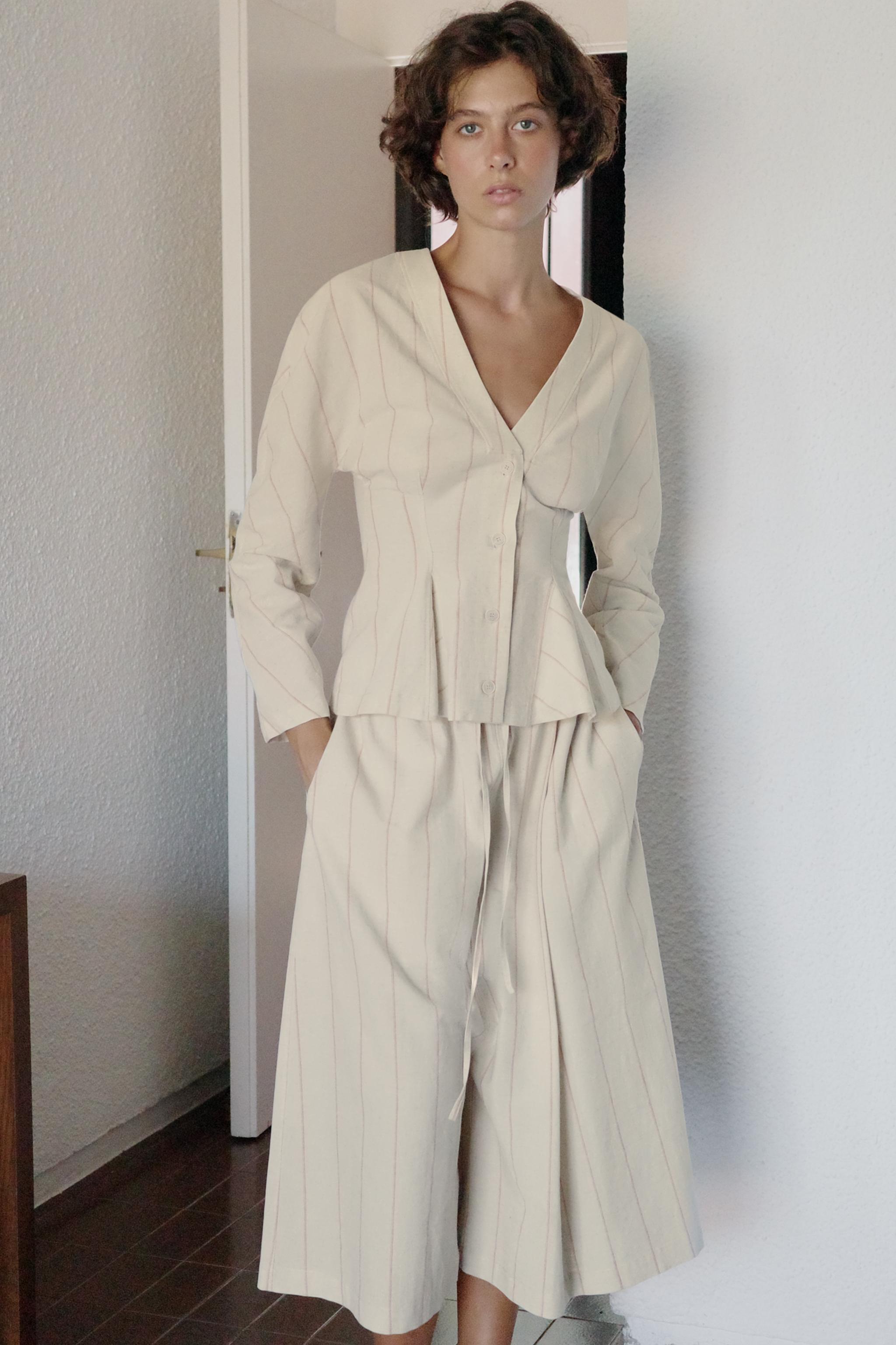 ПРИТАЛЕННАЯ БЛУЗА ИЗ ЛЬНА В ПОЛОСКУ — ZARA