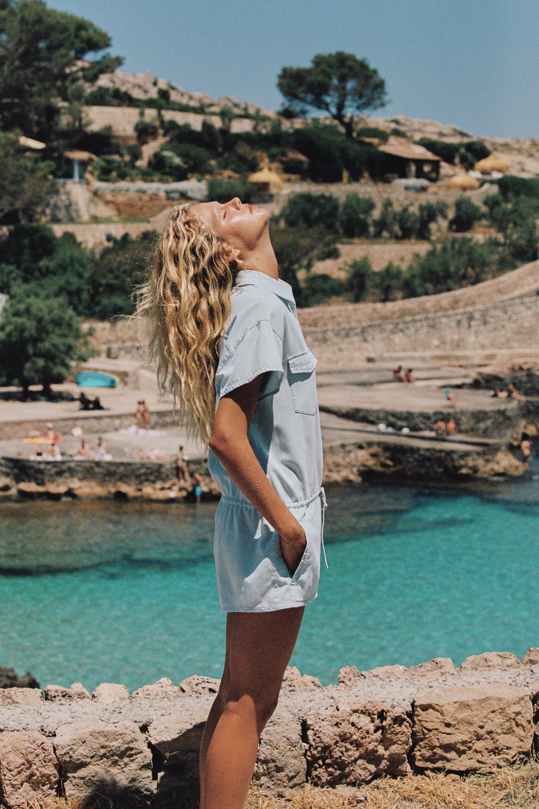 Короткий комбинезон свободного кроя с карманами — ZARA