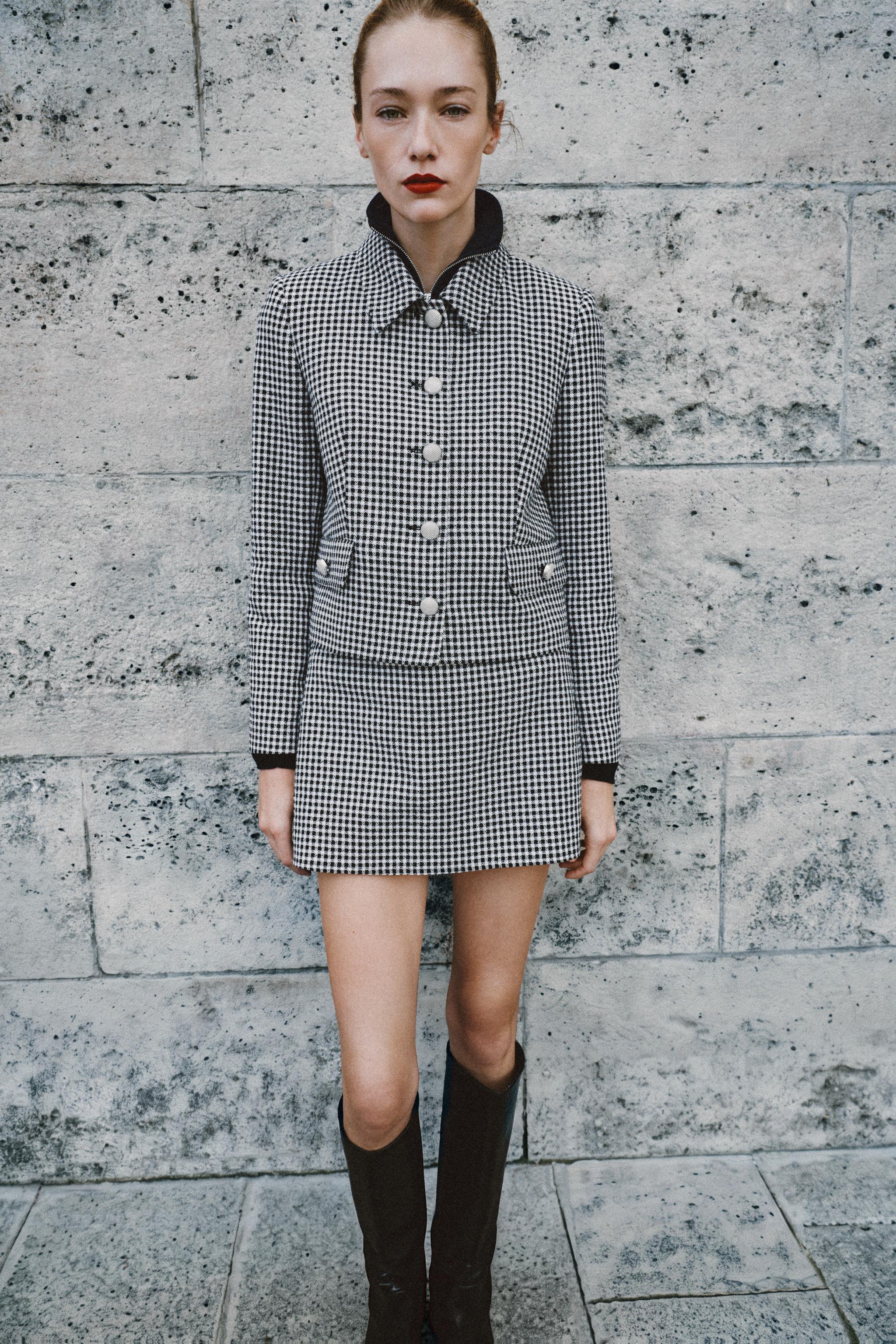 КОРОТКАЯ КУРТКА В КЛЕТКУ — ZARA