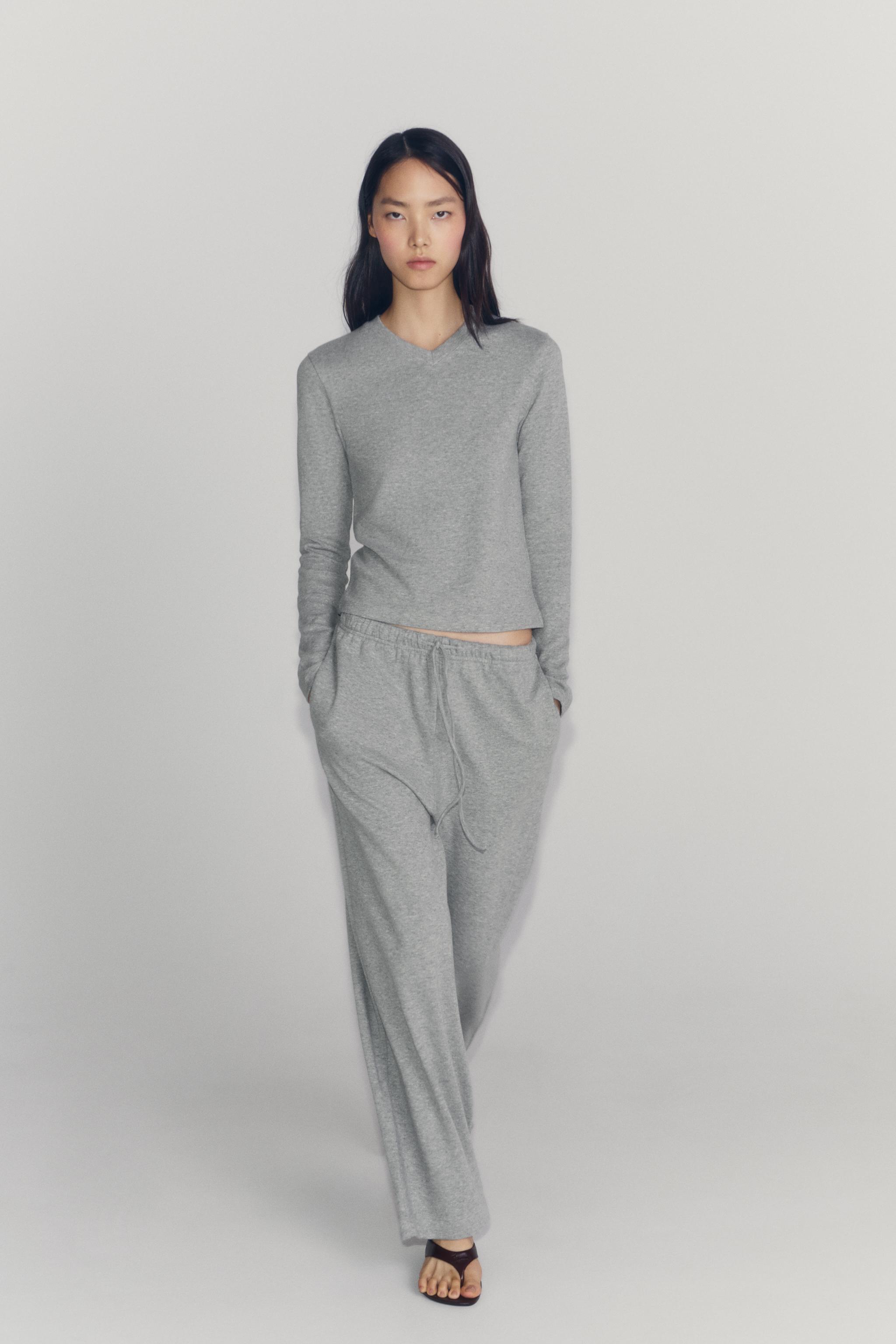 Футболка с V-образным вырезом — ZARA