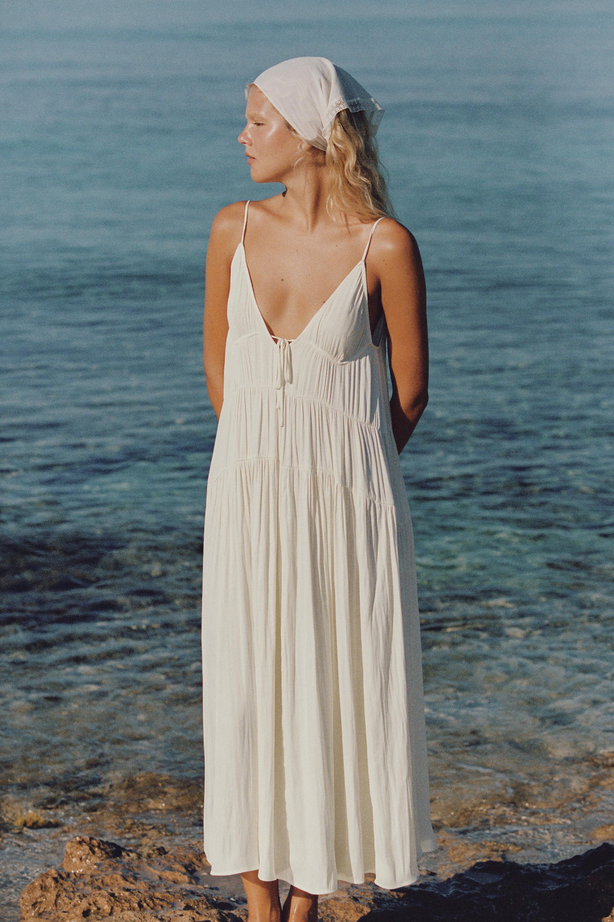Длинное платье из сатина со сборками — ZARA
