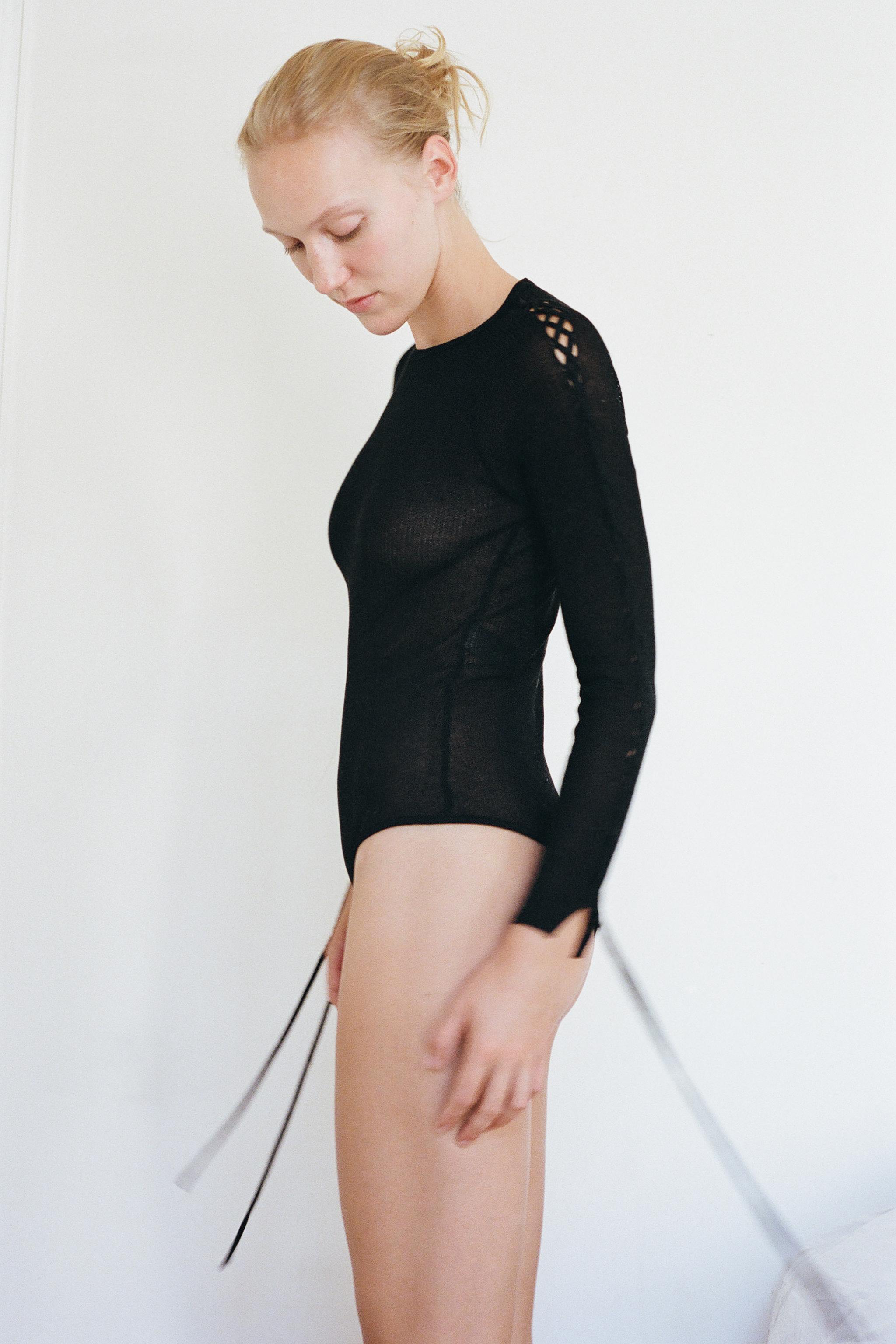 Вязаное боди с плетёной отделкой — ZARA