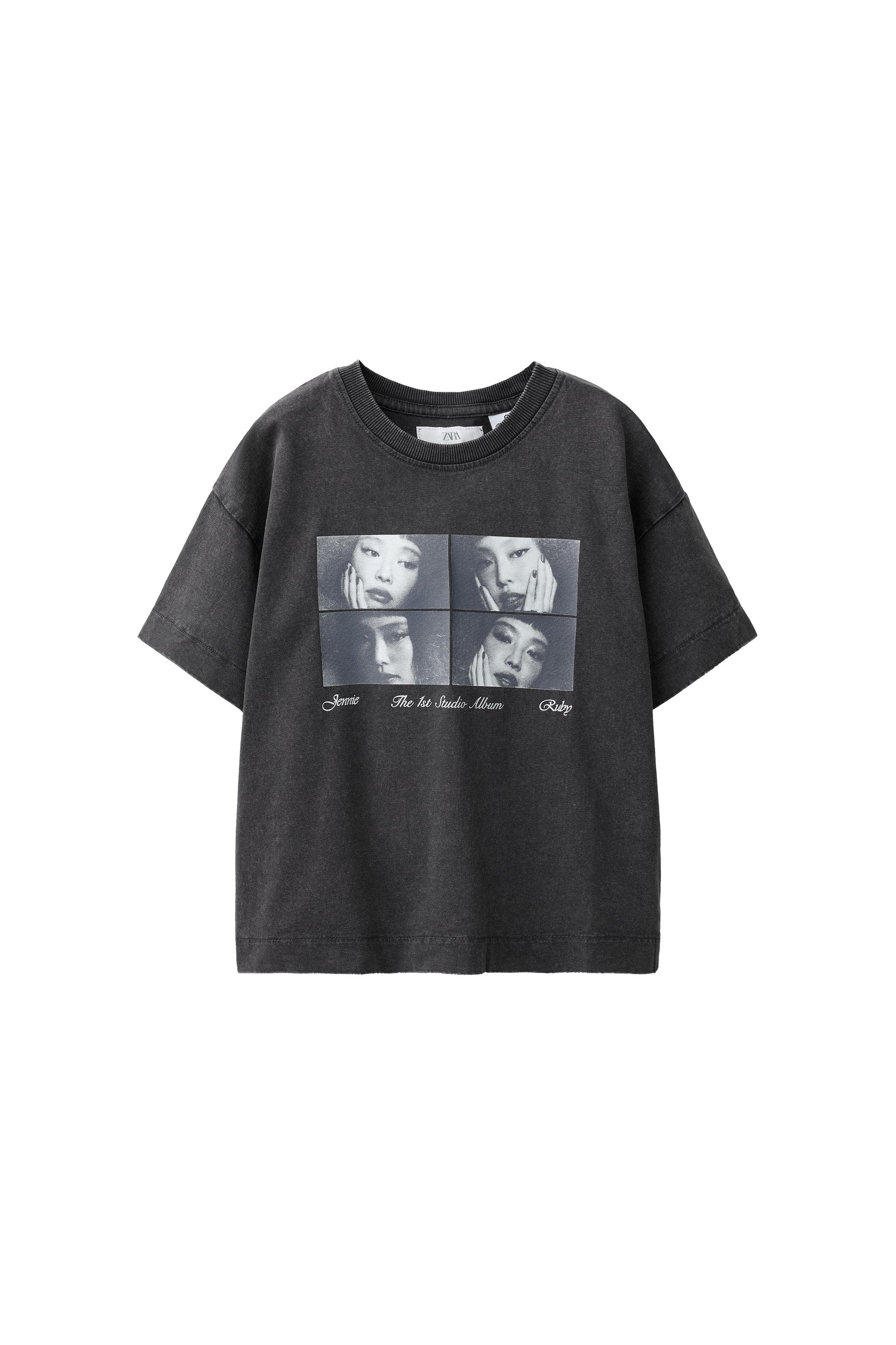 Футболка JENNIE ©™ с фотопринтом — ZARA