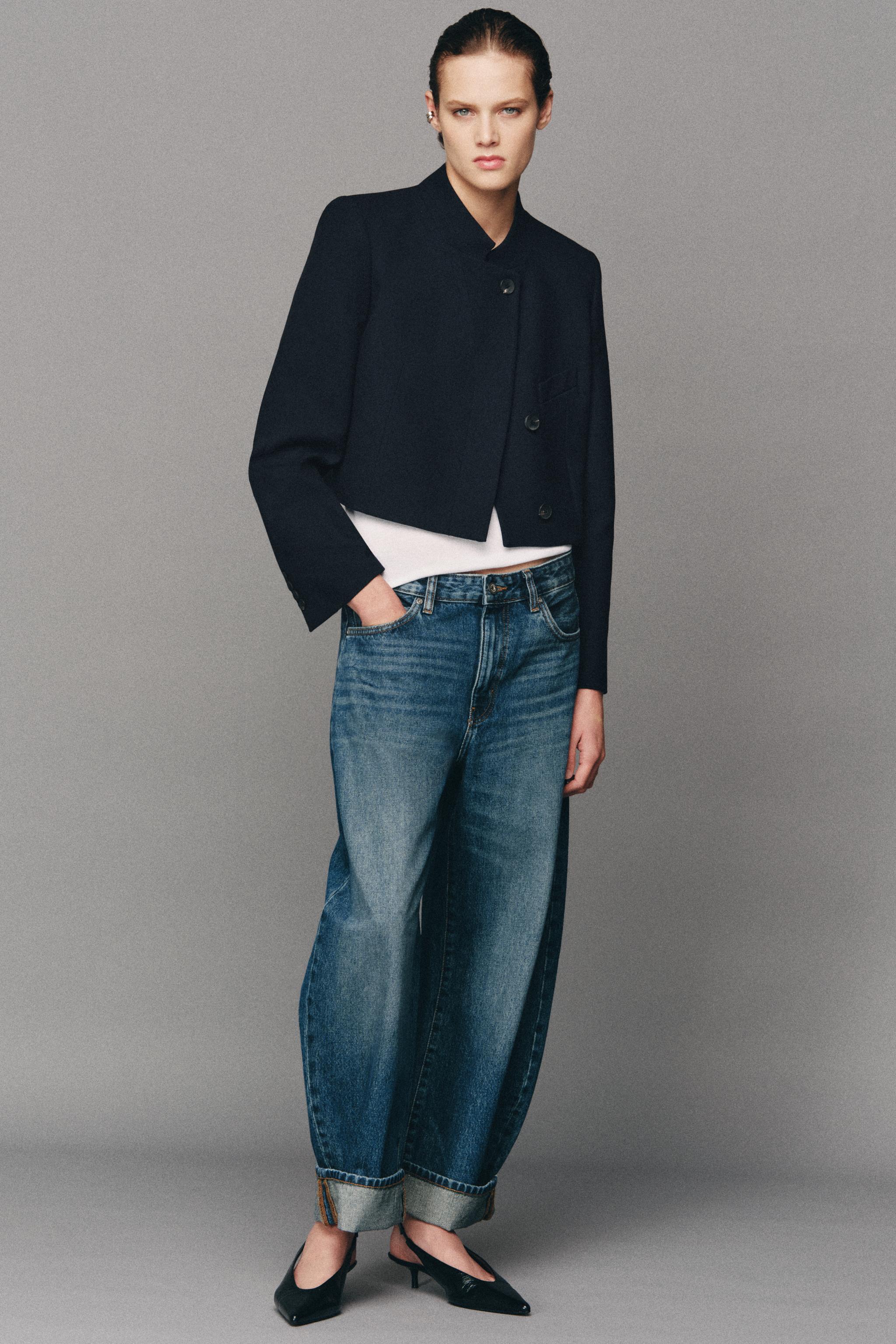 Джинсы ZW COLLECTION со средней посадкой, силуэта "баллон", с отворотами — ZARA