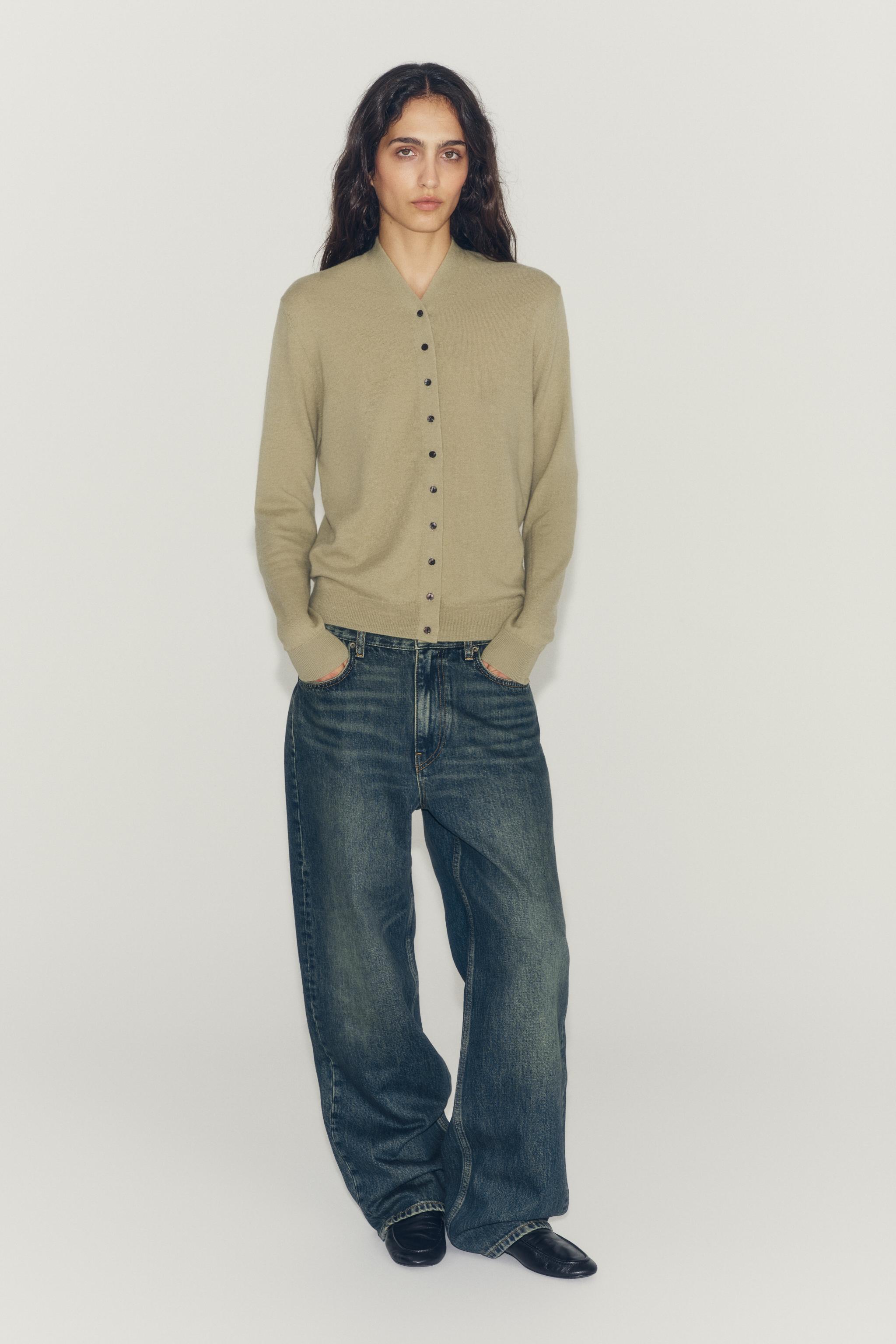 Кардиган с V-образным вырезом из 100% мягкой шерсти — ZARA