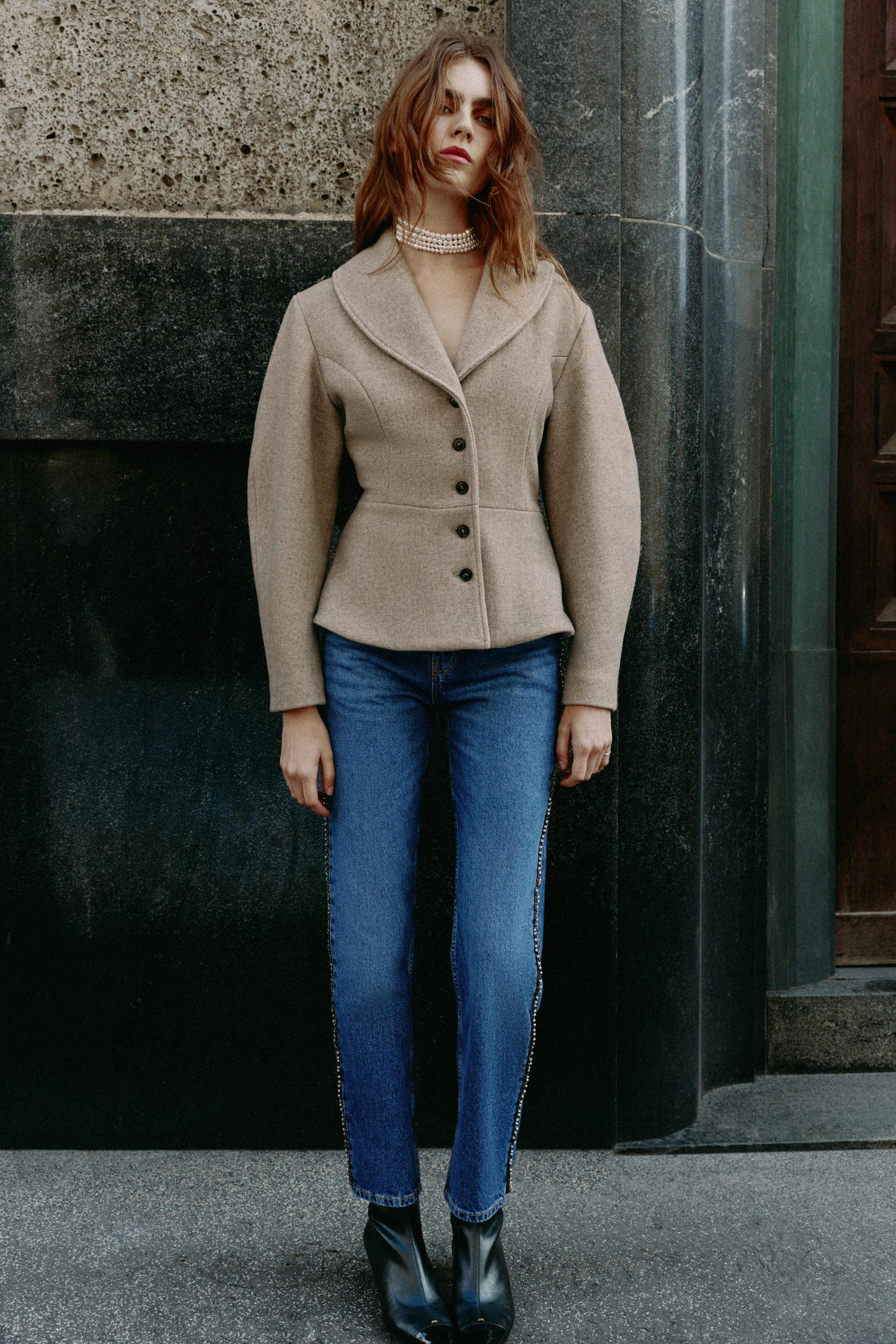 КУРТКА МЯГКАЯ С БАСКОЙ — ZARA