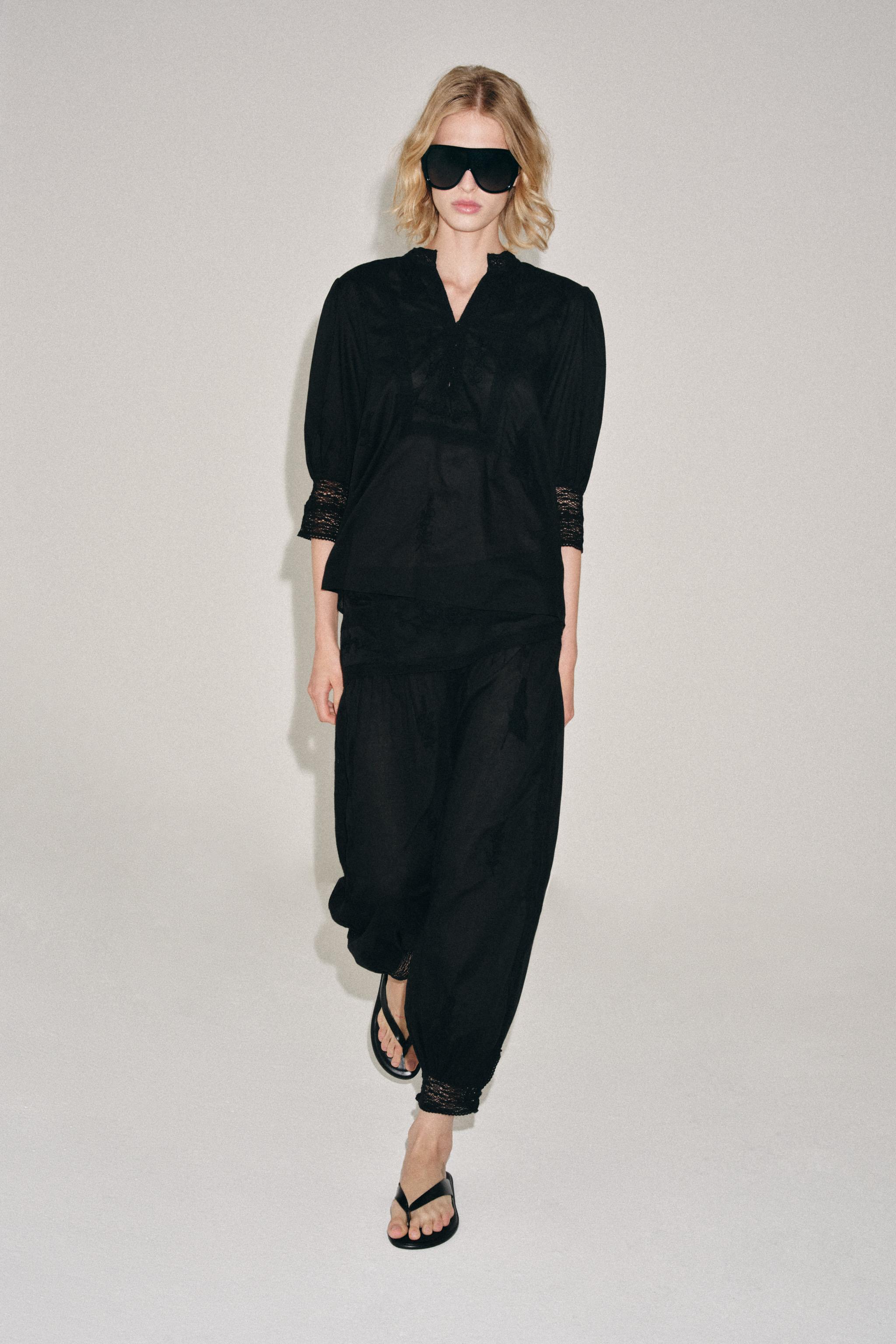 БЛУЗА С ВЫШИВКОЙ — ZW COLLECTION — ZARA