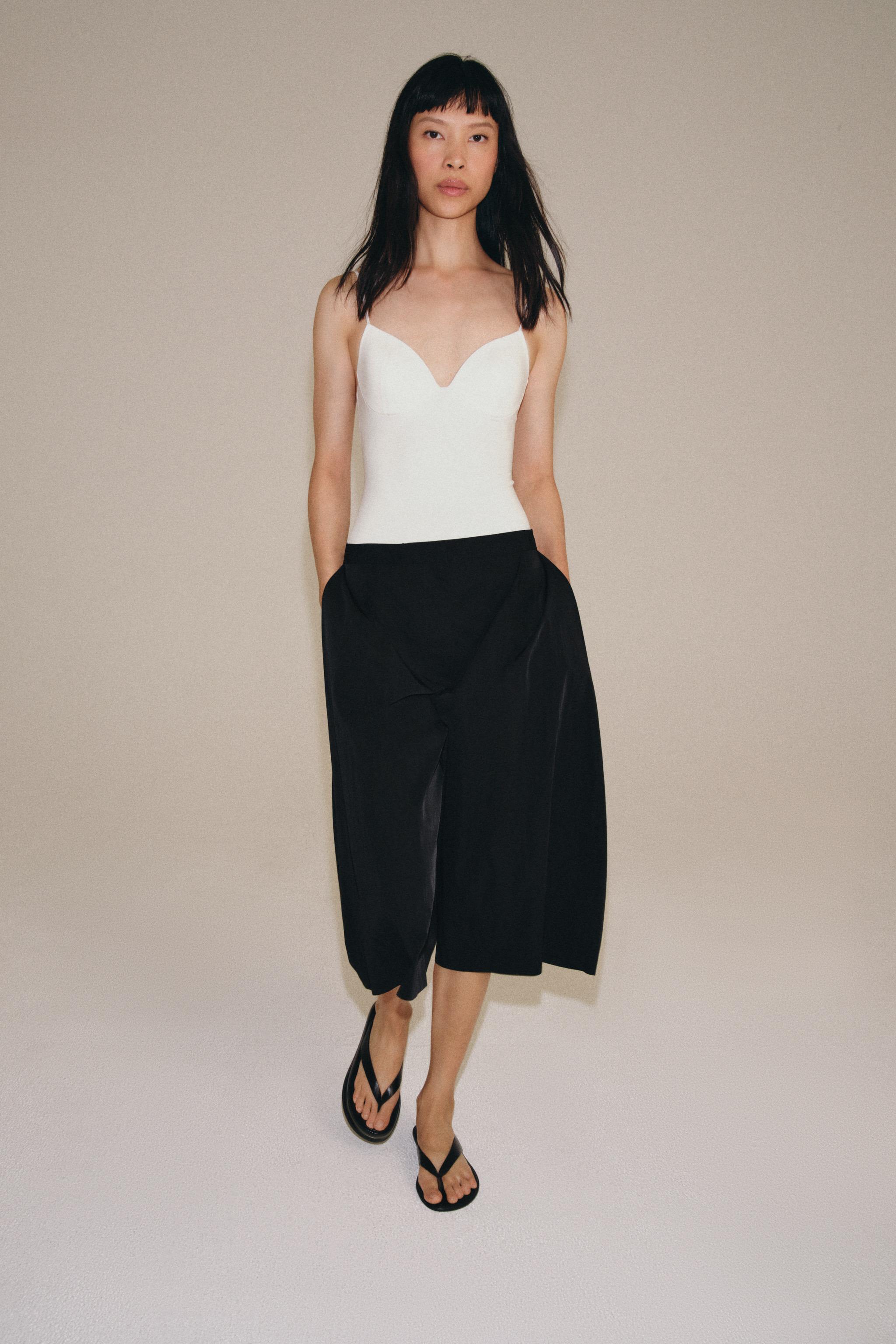 БОДИ С ВЫРЕЗОМ СЕРДЕЧКОМ — ZARA