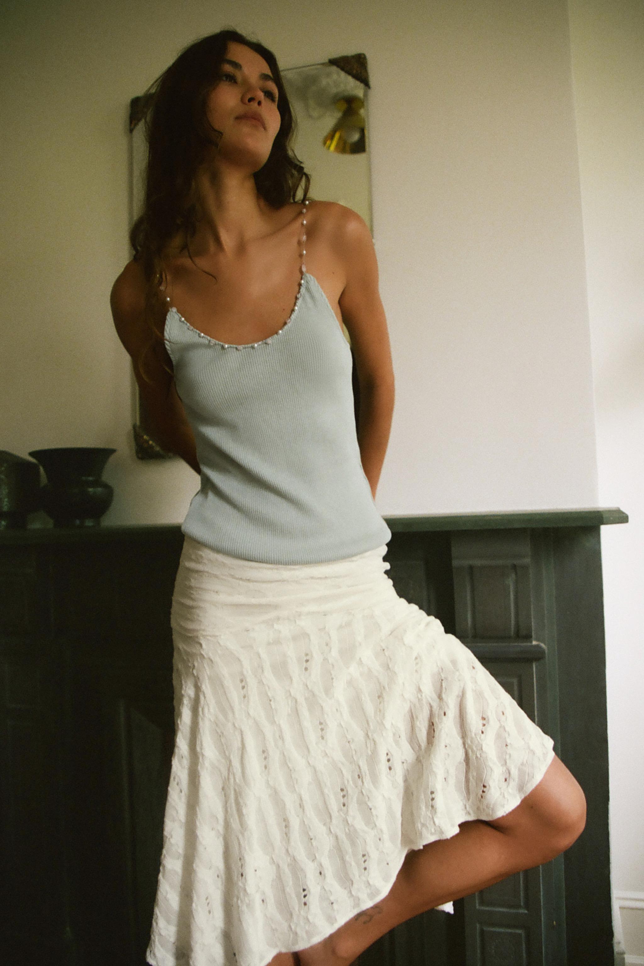 Фактурный топ с бусинами — ZARA