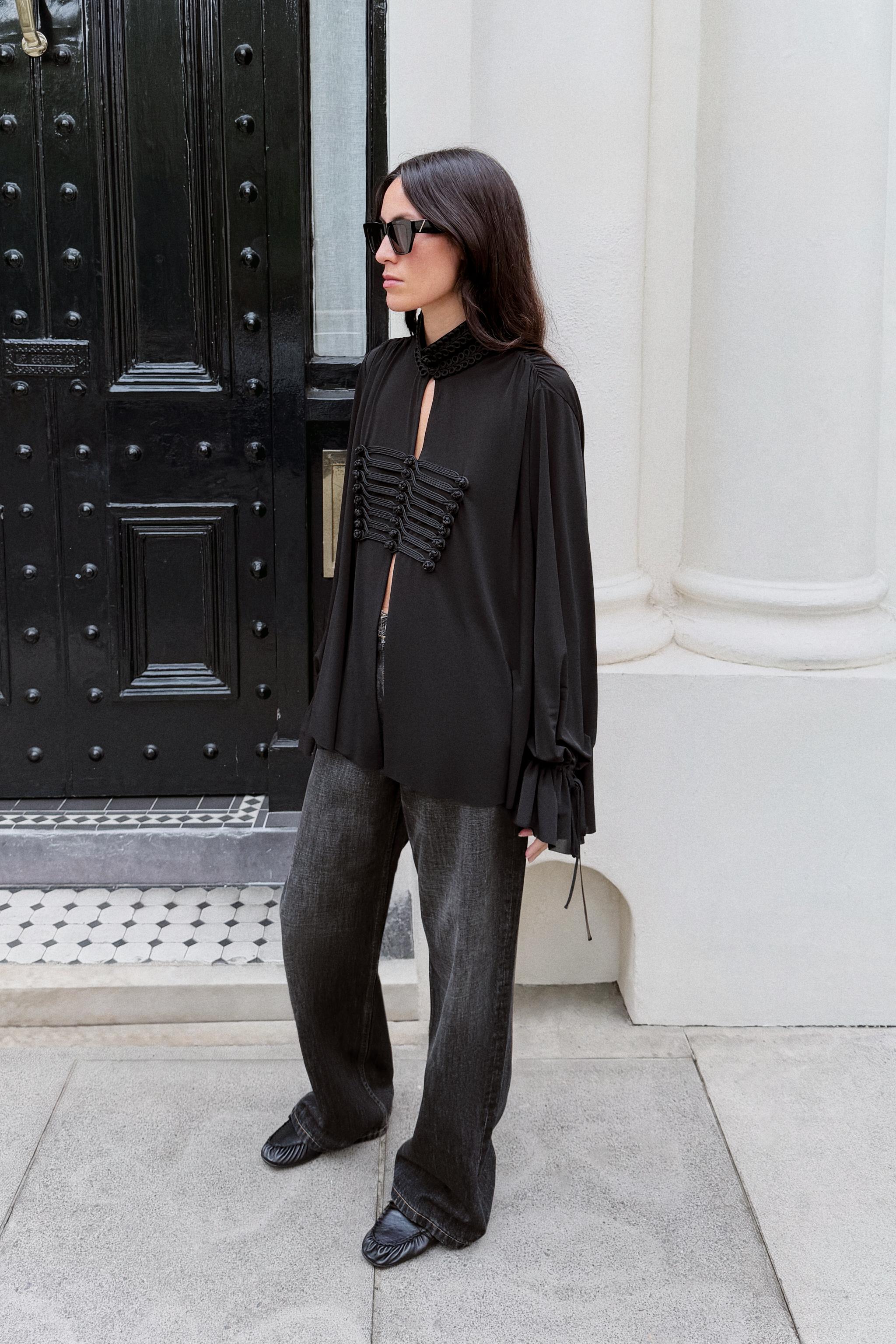 OVERSIZE FROG FASTENING BLOUSE — ZARA