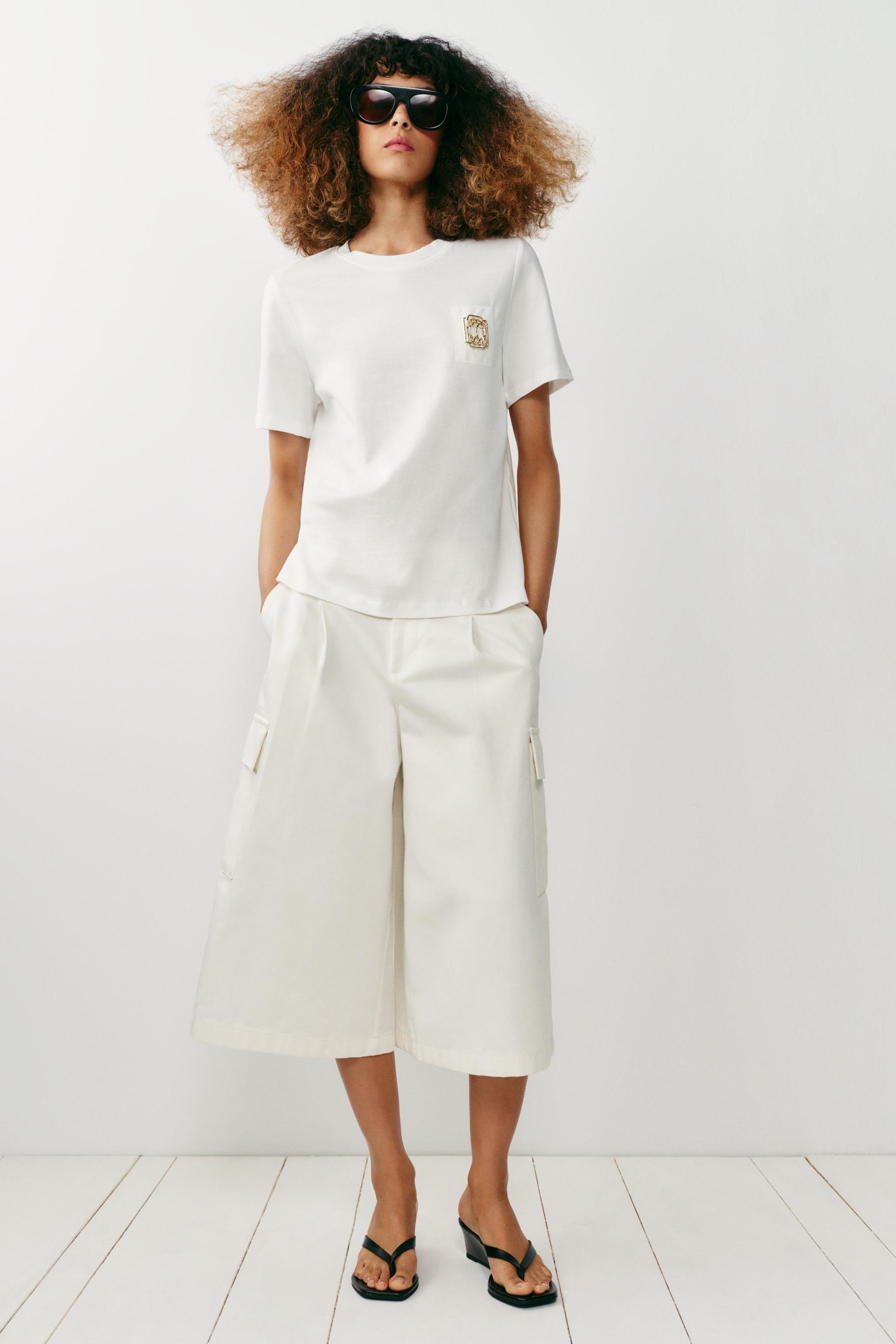 Футболка с металлизированным декором — ZARA