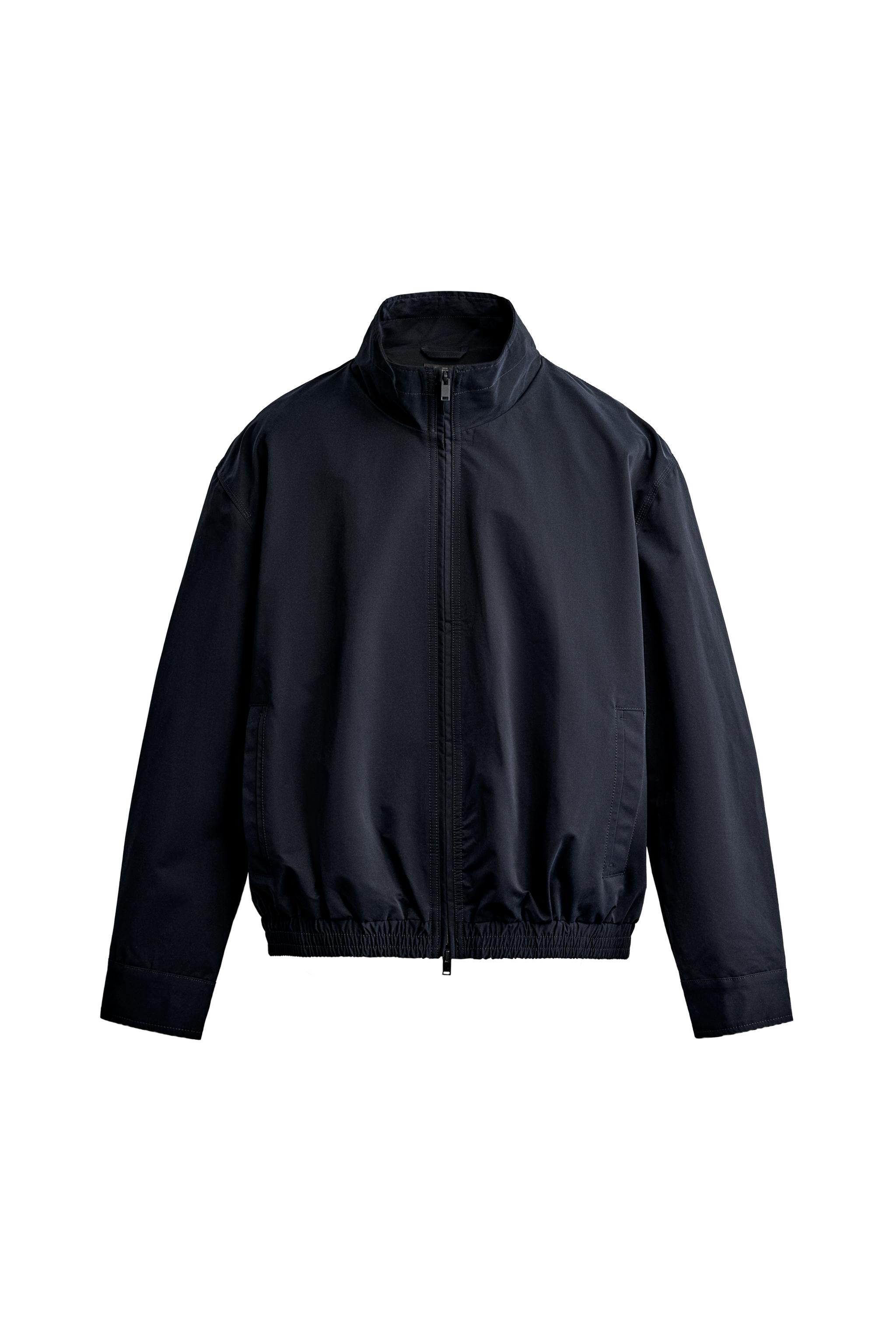 Лёгкая водоотталкивающая технологичная куртка — ZARA