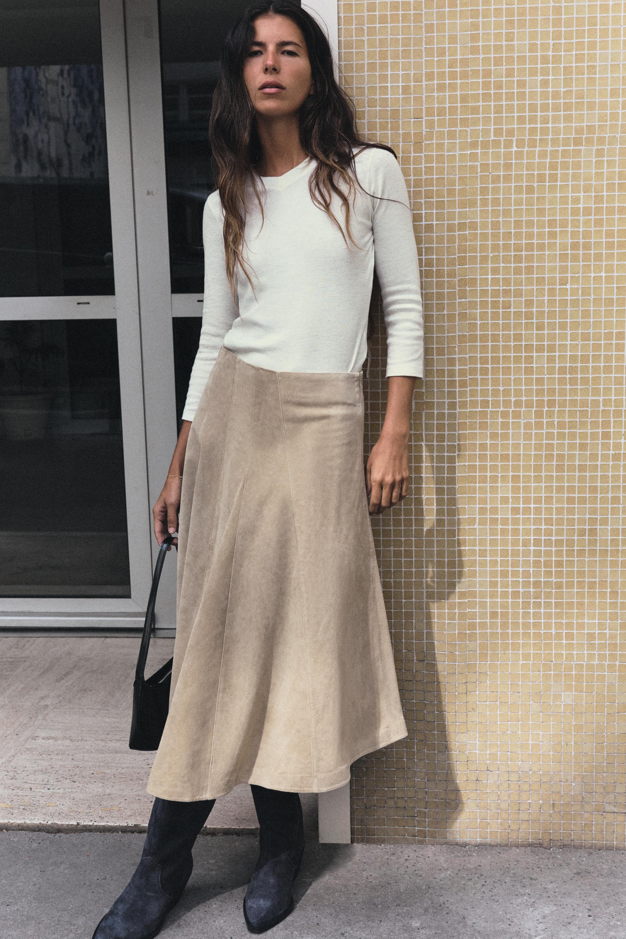 Футболка с V-образным вырезом — ZARA