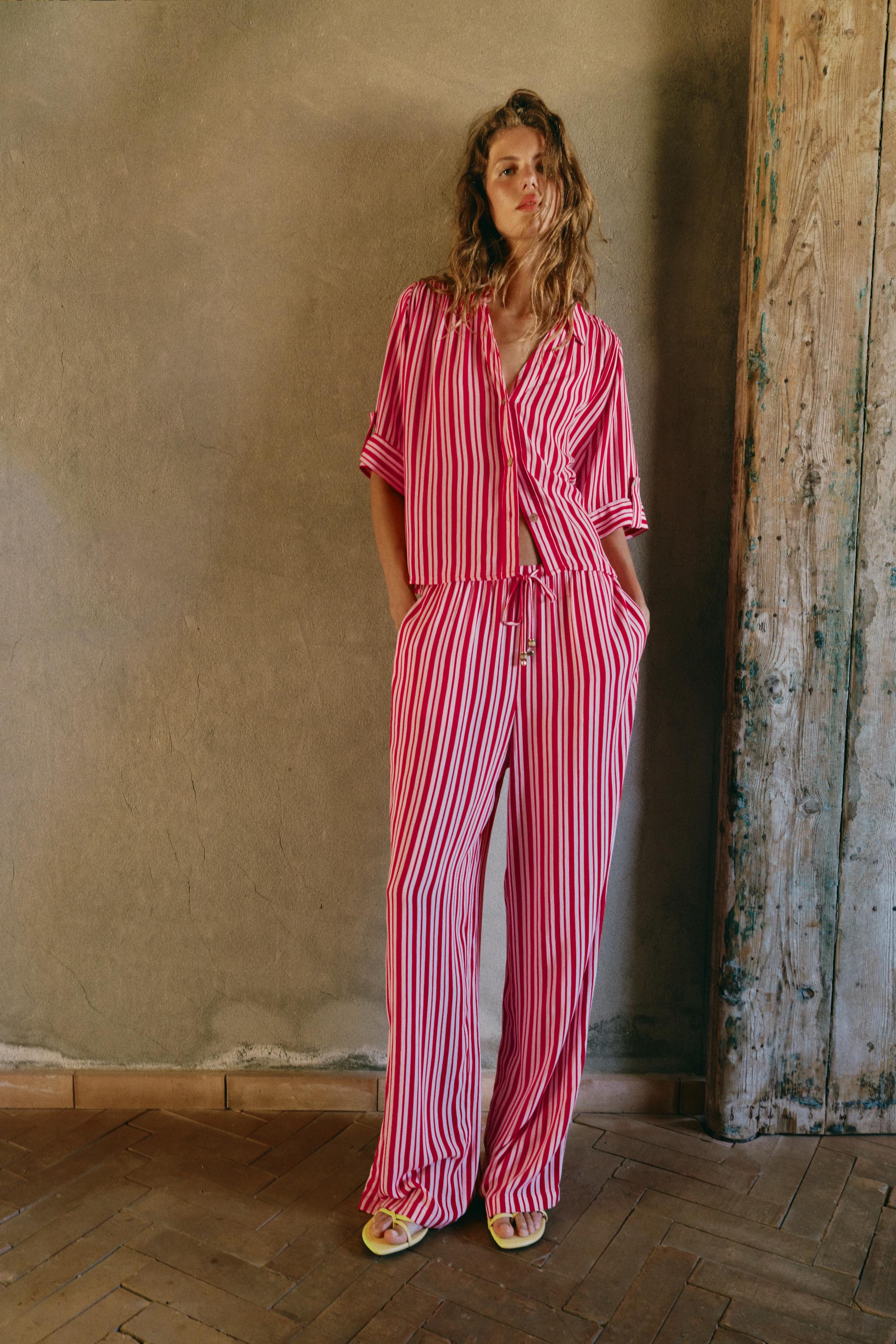 Брюки с широкими штанинами в полоску — ZARA