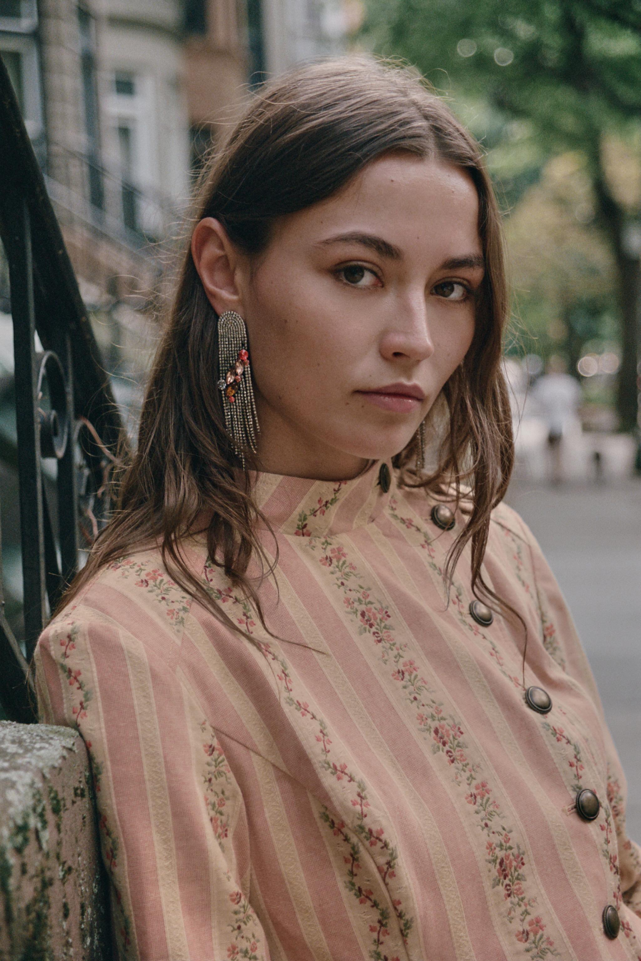 Серьги с стразами и кисточками — ZARA