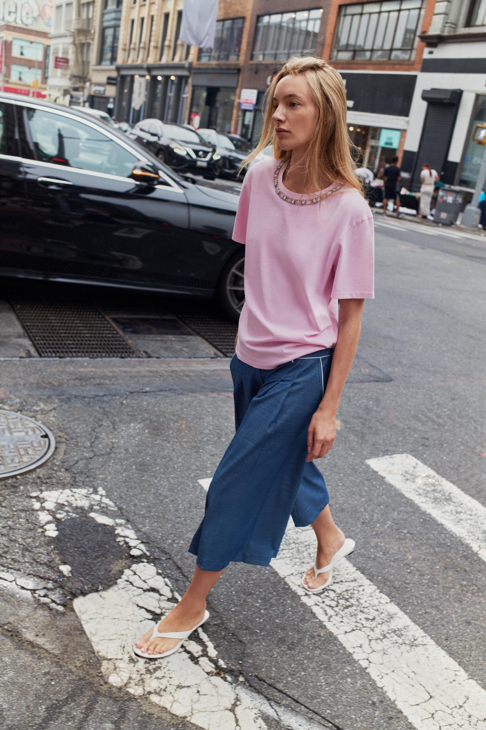 Футболка с эффектом стирки с принтом драгоценностей — ZARA