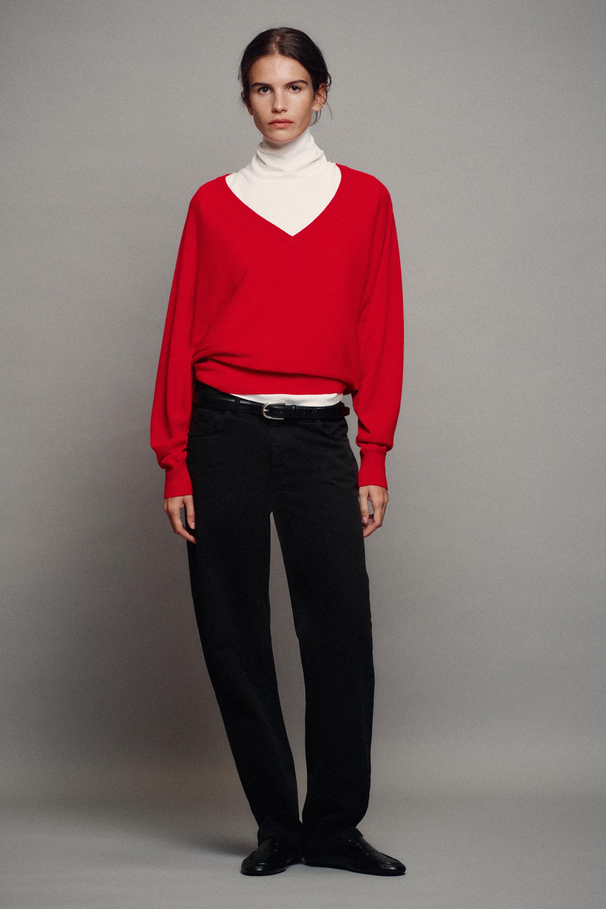 СВИТЕР ИЗ ШЕРСТИ С V-ОБРАЗНЫМ ВЫРЕЗОМ — ZARA