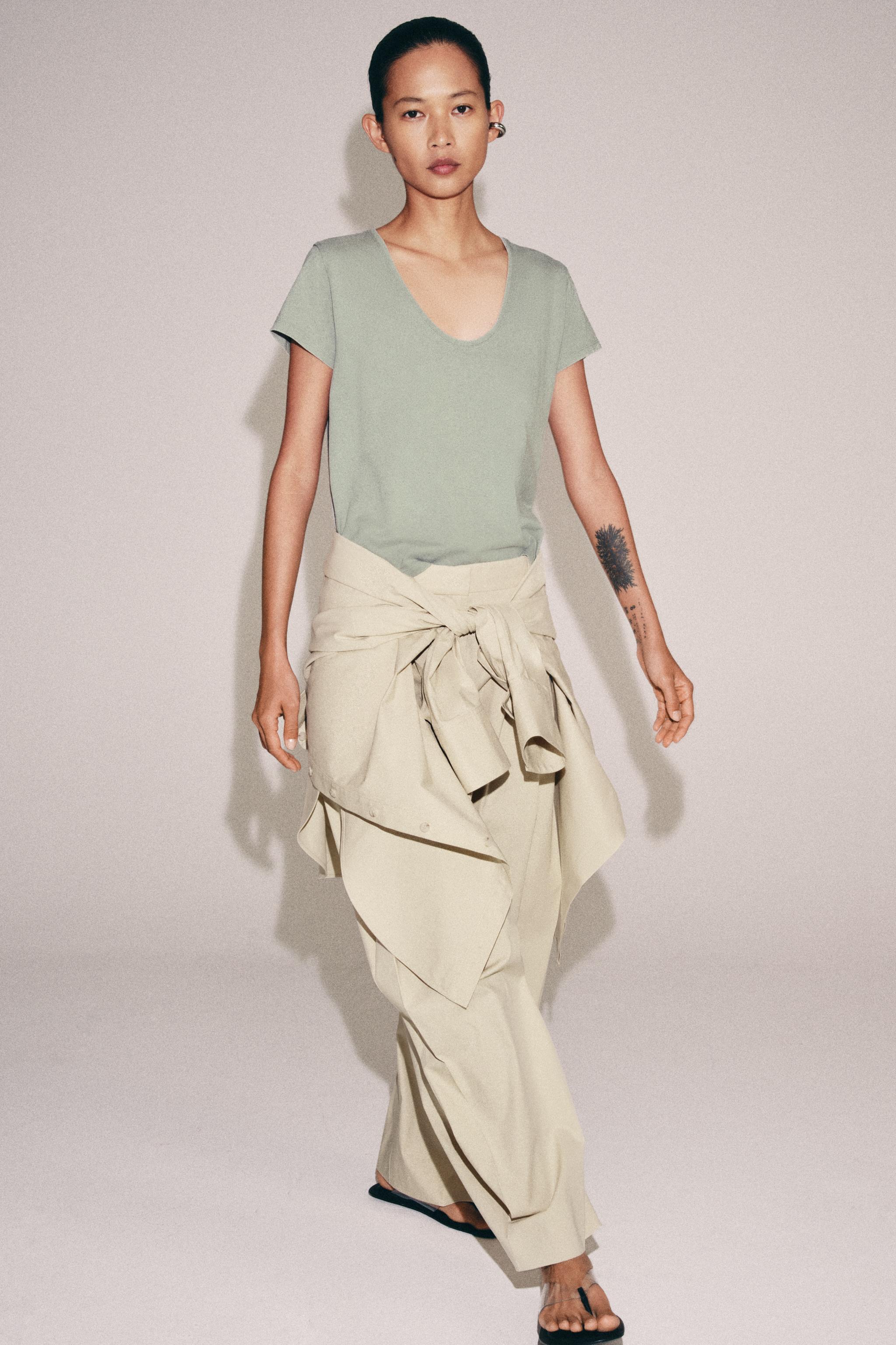 Футболка из хлопка с коротким рукавом — ZARA