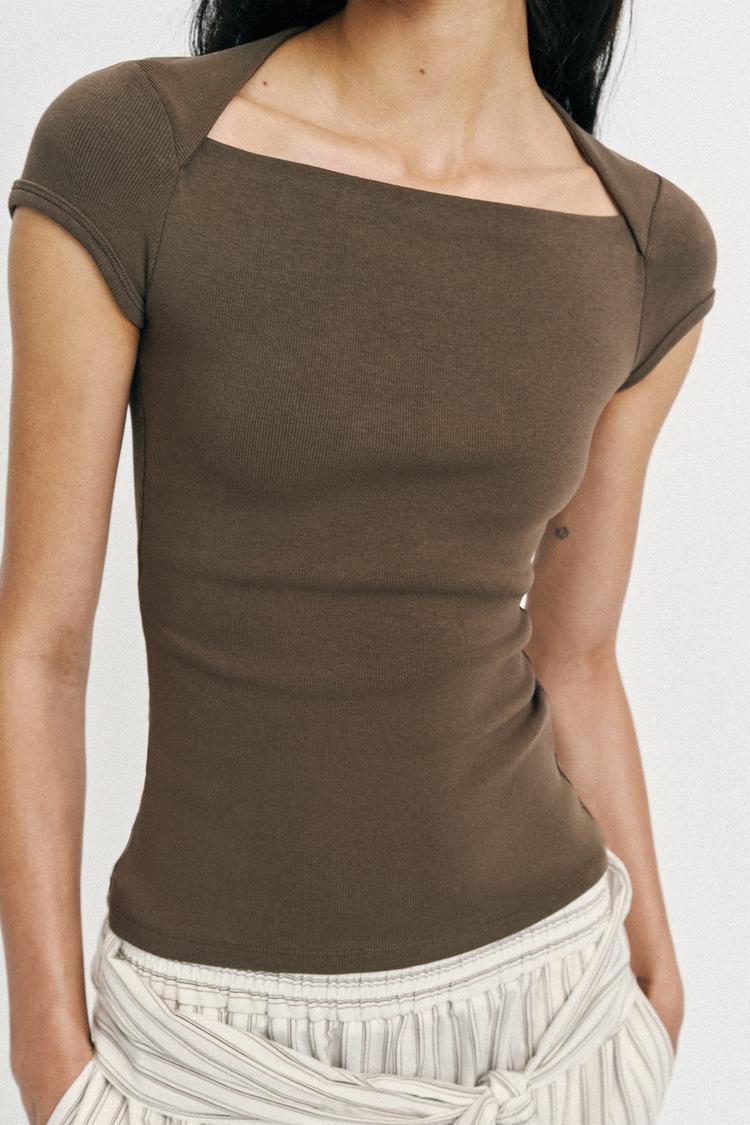 Футболка SQUARE NECK