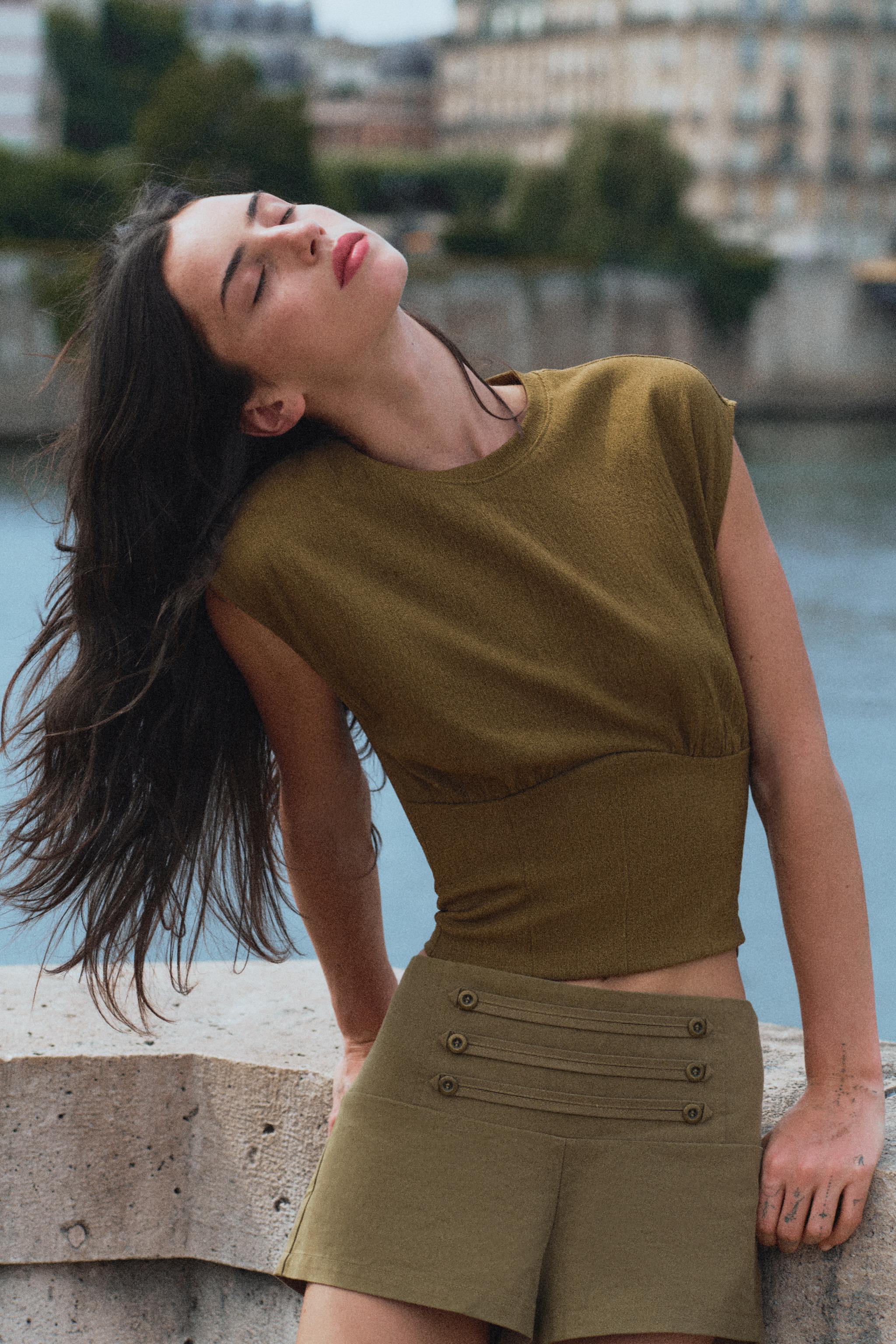 Фактурный топ в стиле корсета — ZARA