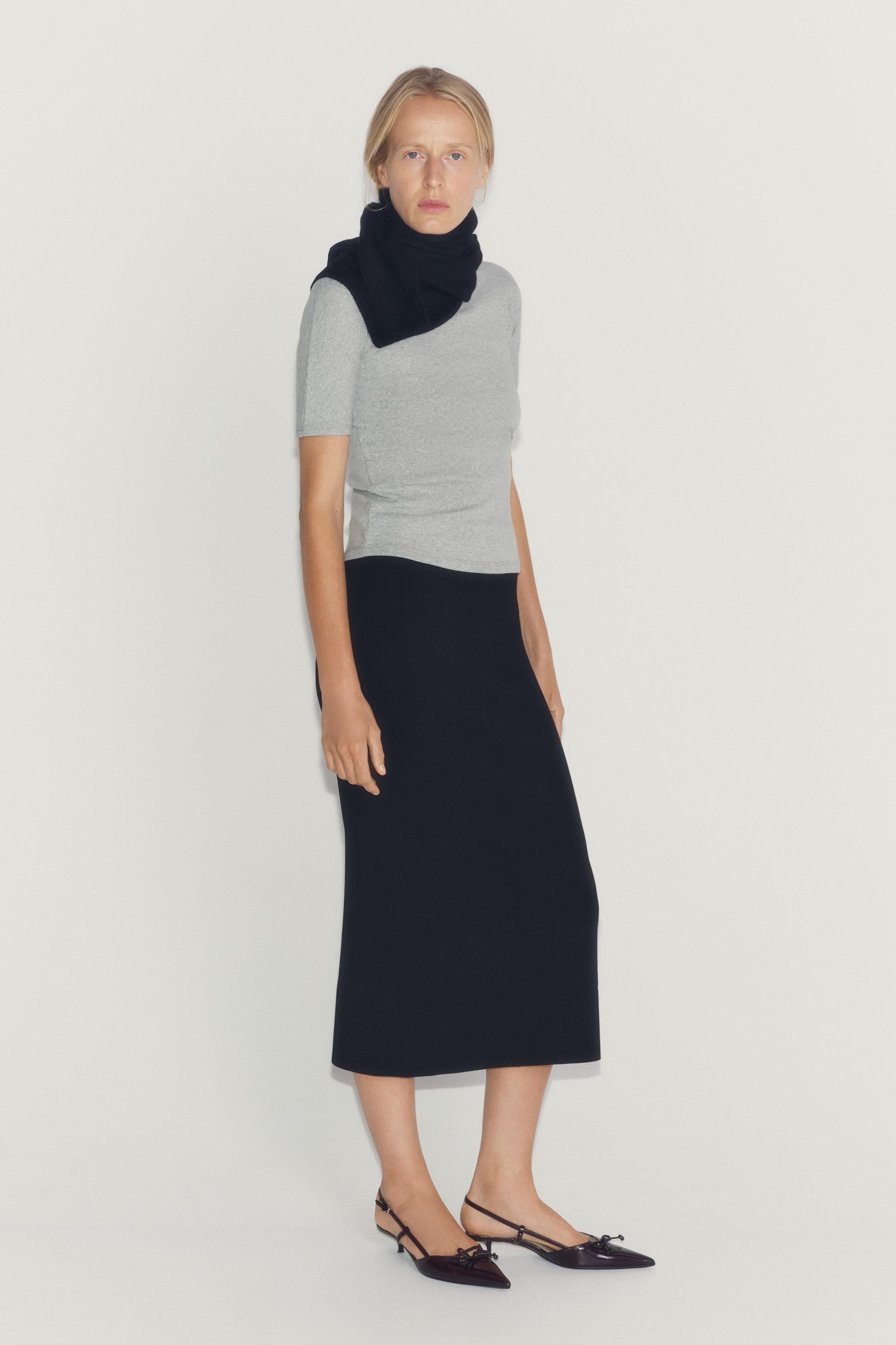 Футболка с высоким воротом и пуговицами — ZARA