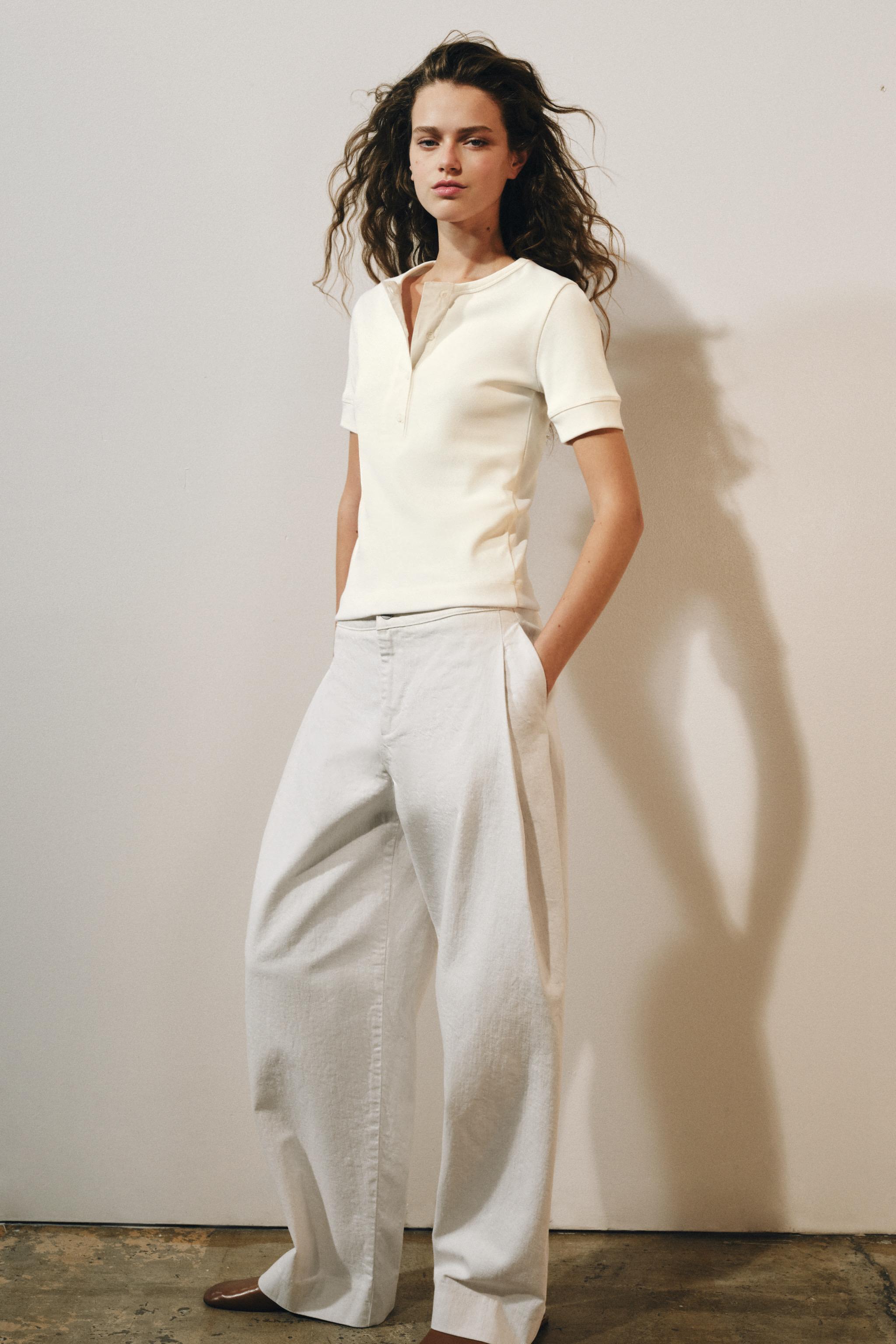 Футболка с ребрами с пуговицами — ZARA