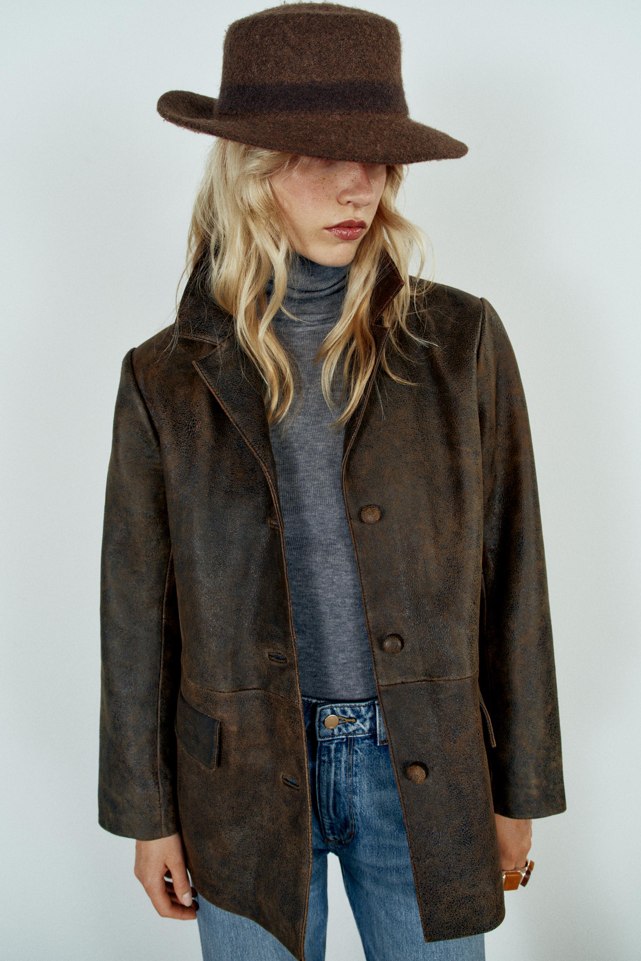 Бини из смесовой шерсти с контрастной отделкой — ZARA