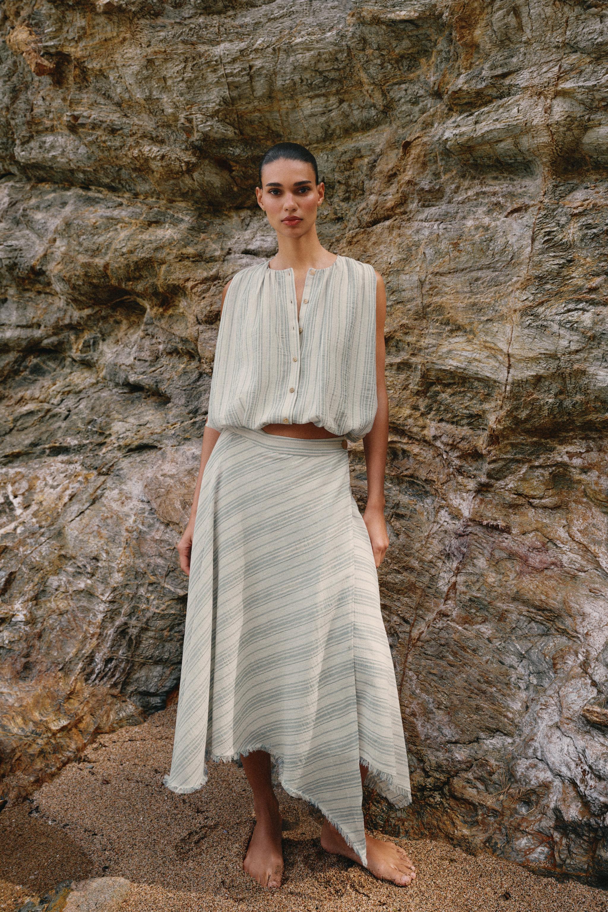 БЛУЗА В ПОЛОСКУ С РУКАВАМИ-ФОНАРИКАМИ — ZARA