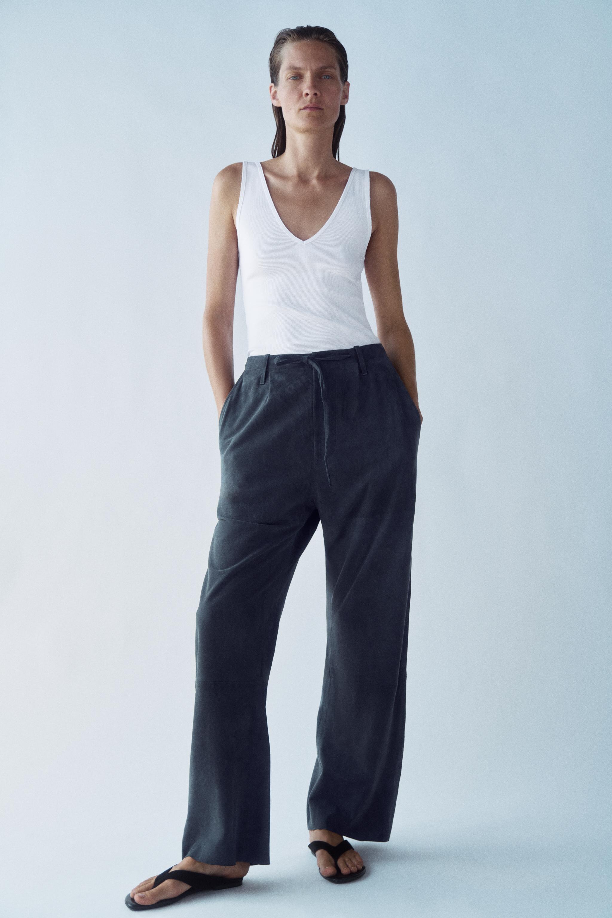 Топ с V-образным вырезом из рубчатой ткани — ZARA