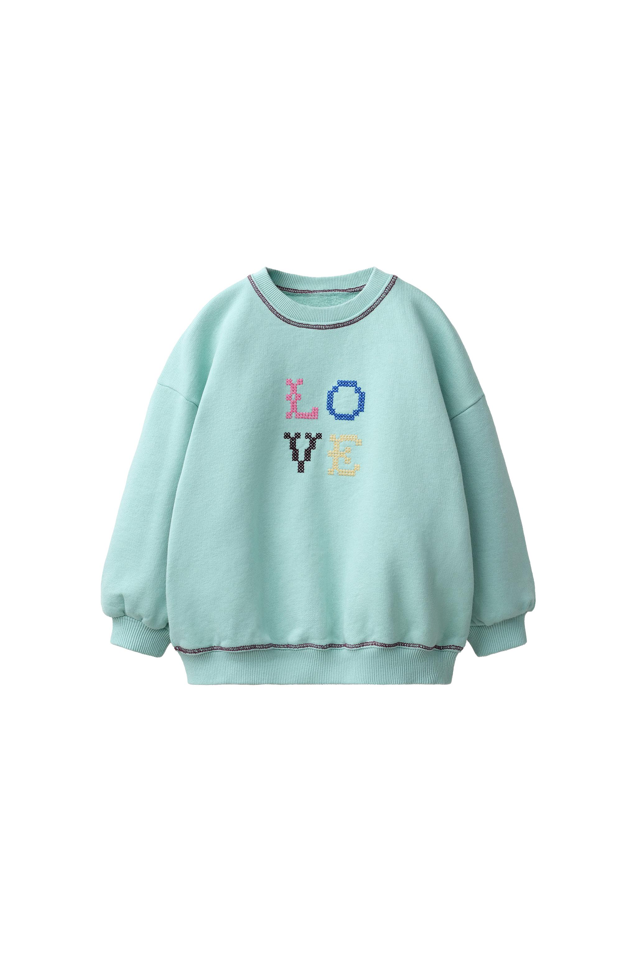 ТОЛСТОВКА С ВЫШИТОЙ НАДПИСЬЮ — ZARA